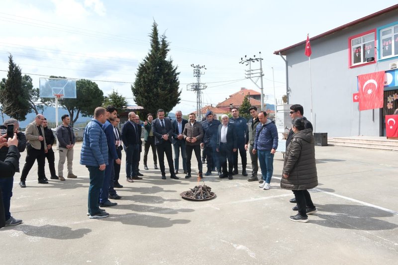 Sarıgöl'de Nevruz ve Orman Haftası Coşkusu: Fidanlar Toprakla Buluştu - Görsel 4