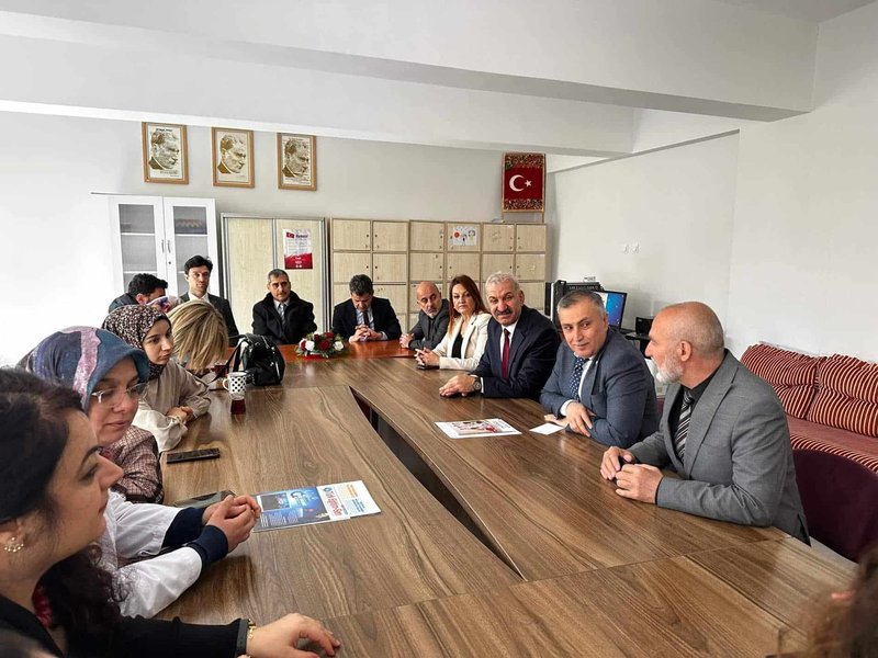 Bursa İl Milli Eğitim Müdürü Gürhan Çokgezer'den Kestel'e Ziyaret - Görsel 4