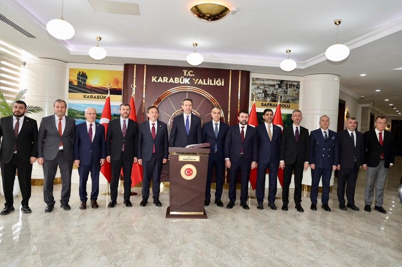 Enerji ve Tabii Kaynaklar Bakanı Alparslan Bayraktar Karabük Valiliği'ni Ziyaret Etti - Görsel 4