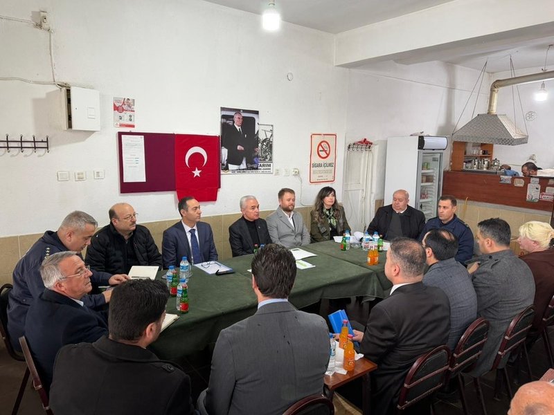Vali Uğur Turan, Kırklareli'nin Emirali Köyü'nde Üreticiler ve Vatandaşlarla Buluştu - Görsel 3