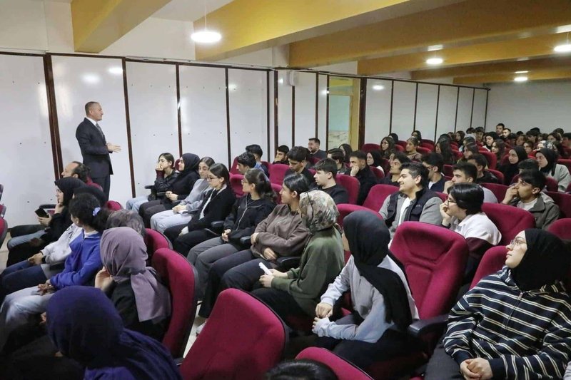 Milli Eğitim Müdürü Kökrek, YKS'ye Hazırlanan Öğrencilerle Buluştu - Görsel 4