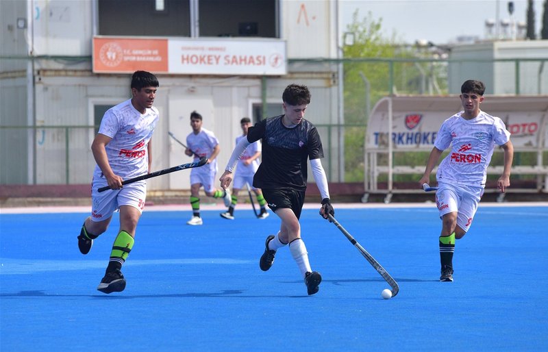 Osmaniye'de Okul Sporları Hokey Grup Birinciliği Başladı: 450 Sporcu Sahada - Görsel 3
