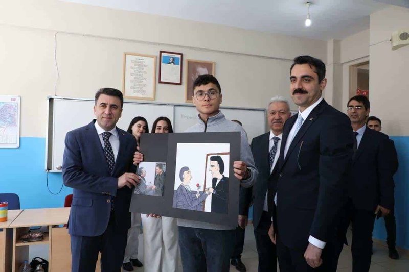 Vali Ayğöl, Pertek Mustafa Kemal Çok Programlı Anadolu Lisesi Müzik Sınıfı Açılışını Gerçekleştirdi - Görsel 2