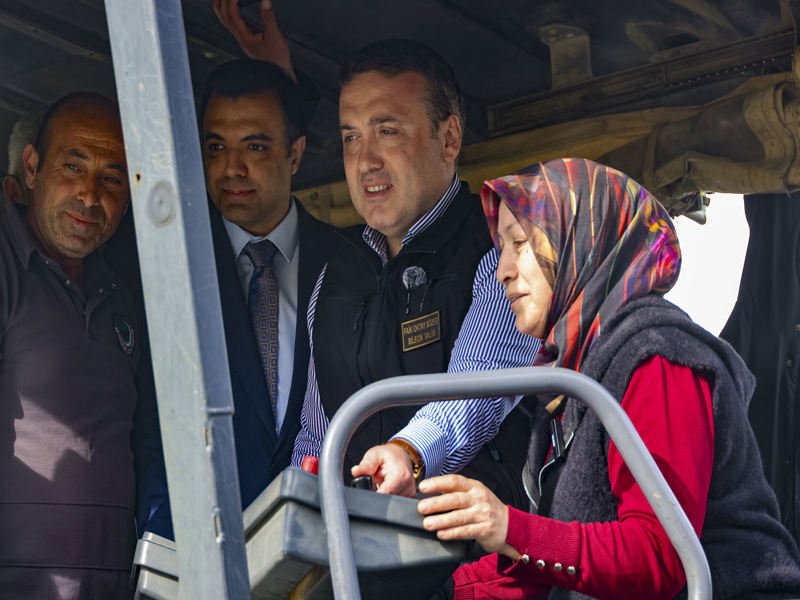 Bilecik Valisi Sözer, Küre Köyü'nde Asfalt Çalışmalarını İnceledi - Görsel 4