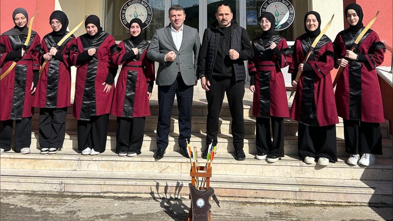 Bulancak Kız Anadolu İmam Hatip Lisesi Okçulukta İl Finallerinde Başarılı Oldu