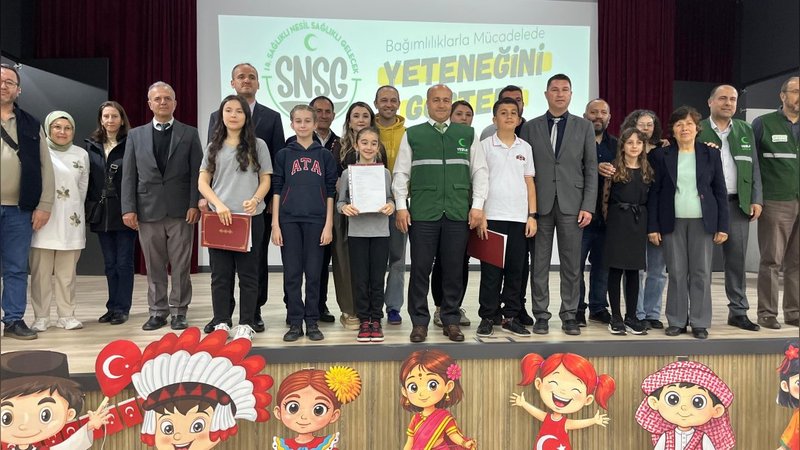 Edirne İl Milli Eğitim Müdürlüğü'nden Sağlıklı Nesil Sağlıklı Gelecek Yarışması Ödül Töreni