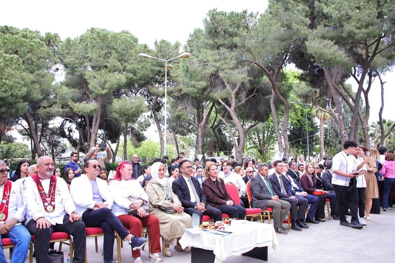 Geleceğin Şefleri İzmir'de Buluştu: 'Gastro Genç İzmir Yemek Yarışması-2' Tamamlandı - Görsel 3
