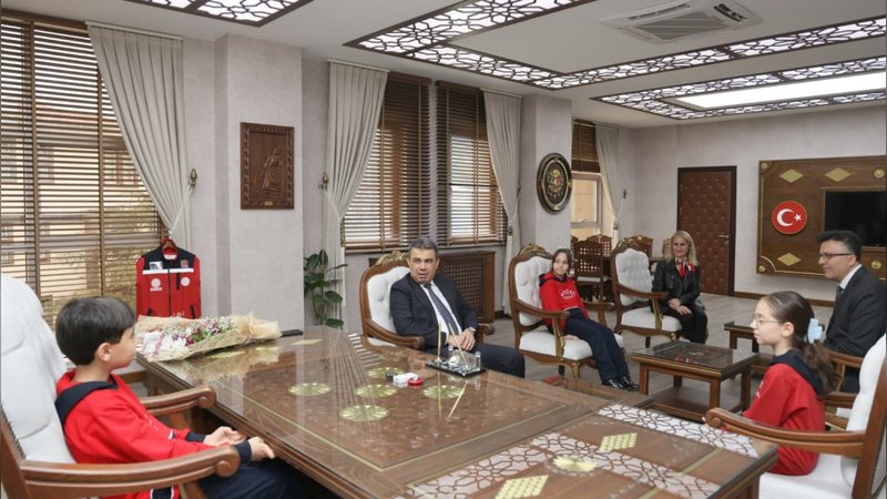 Kastamonu İl Milli Eğitim Müdürü Makam Koltuğunu Öğrencilere Devretti