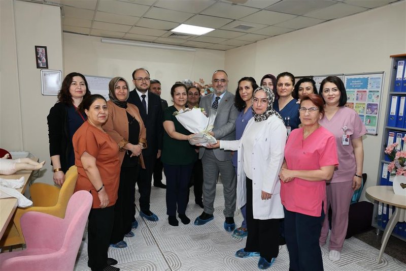 Kırıkkale İl Sağlık Müdürü Ebeler Haftası'nda Sağlık Çalışanlarıyla Buluştu - Görsel 2
