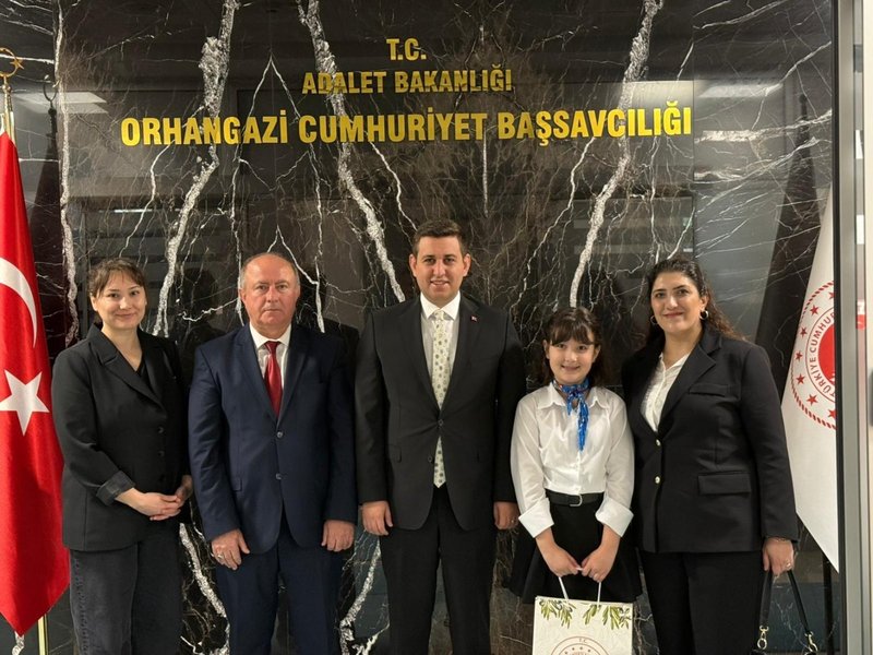 Orhangazi'de 23 Nisan Coşkusu: Öğrenci Tanem Kocadere Başsavcı Koltuğuna Oturdu - Görsel 3
