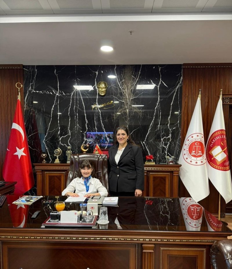 Orhangazi'de 23 Nisan Coşkusu: Öğrenci Tanem Kocadere Başsavcı Koltuğuna Oturdu - Görsel 4