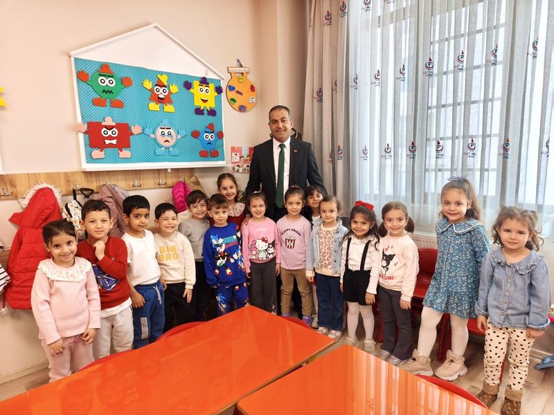 Şahinbey İlçe Millî Eğitim Müdürü Eyüp Güneş, Adile Şimşek Anaokulu'nda 23 Nisan Coşkusuna Ortak Oldu - Görsel 3