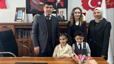 Sarıoğlan'da Makam Koltuğu Minik Ellere Emanet: 23 Nisan Coşkusu