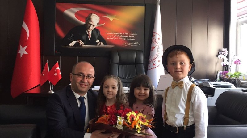 Torul İlçe Milli Eğitim Müdürü Zengin'den 23 Nisan Mesajı: Şiddete Karşı Aile ve Okul İşbirliği Vurgusu