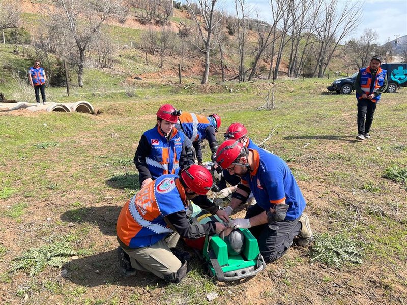 Tunceli İl Sağlık Müdürlüğü'nden UMKE'ye Güçlü Katkı: 21 Personel Eğitimden Geçti - Görsel 2