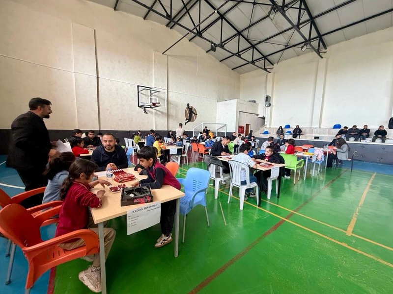 Viranşehir'de İlkokul ve Ortaokul Öğrencileri Akıl ve Zeka Oyunları Turnuvasında Yarıştı - Görsel 3