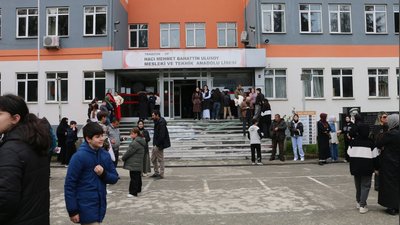 Of'ta Bursluluk Sınavı Sorunsuz Tamamlandı