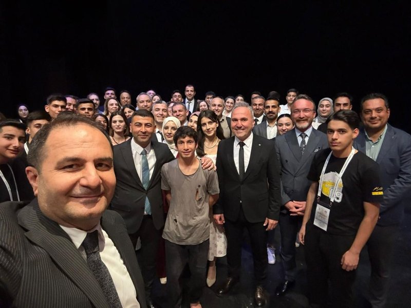 Seyhan İlçe Milli Eğitim Müdürlüğü'nden 'Kalbe Düşen Dizeler' Şiir Dinletisi - Görsel 2