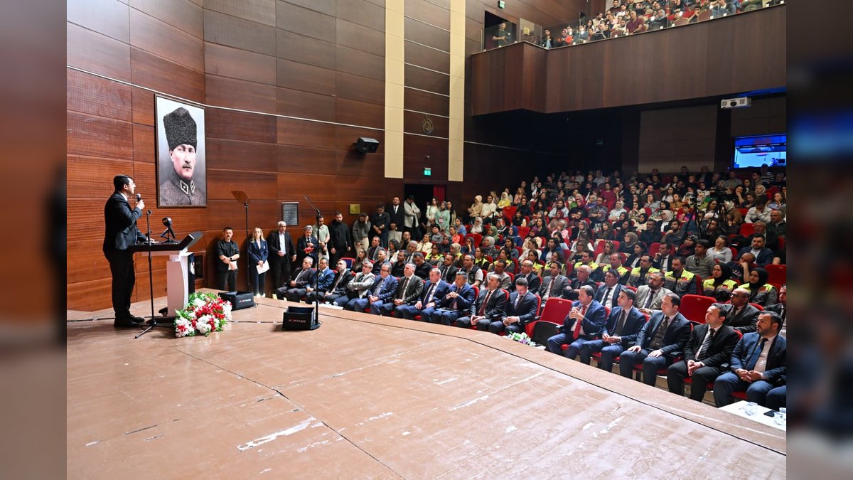 Uşak Valiliği'nden 'Şefkat Ekipleri' Projesi Tanıtımı: Aile ve Nüfus 10 Yılı Vizyonu Sahada Hayat Buluyor