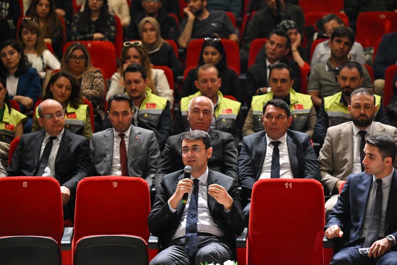 Uşak Valiliği'nden 'Şefkat Ekipleri' Projesi Tanıtımı: Aile ve Nüfus 10 Yılı Vizyonu Sahada Hayat Buluyor - Görsel 4