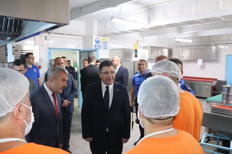 Ceza ve Tevkifevleri Genel Müdürü Yozgat'ta Personelle Bayramlaştı - Görsel 3