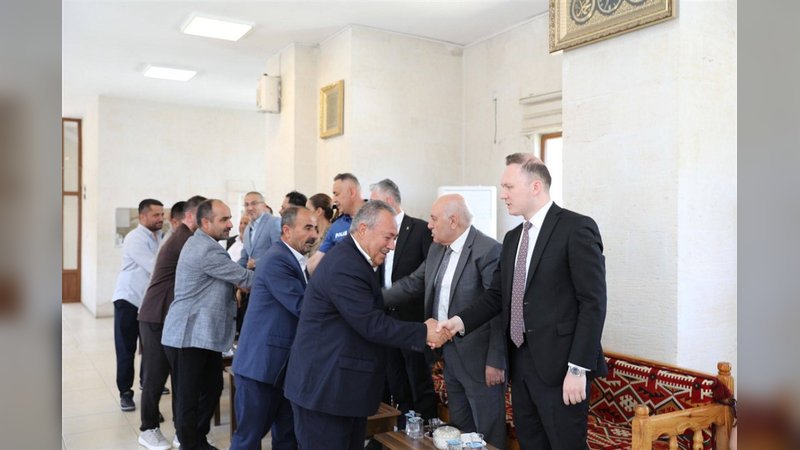 Yeşilli Kaymakamı Kılıç, Kurban Bayramı'nda Vatandaşlarla Buluştu